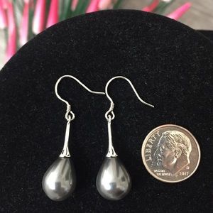 NEW!! Gray Pearl (MOP shell pearl) SS ER’s